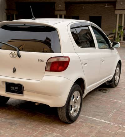 Toyota Vitz 2000