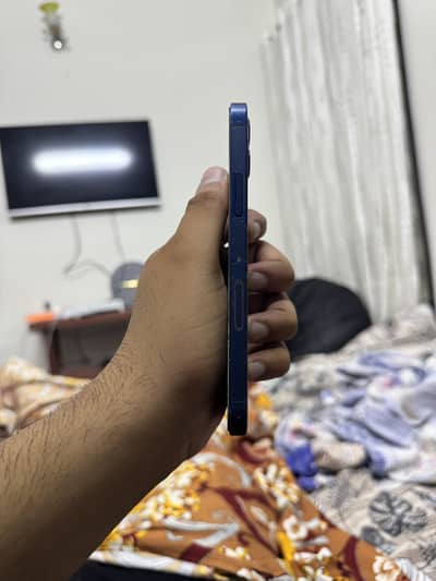 Apple iPhone 12