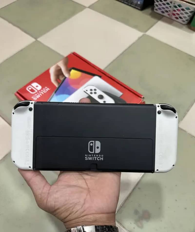 Nintendo Switch OLED 1