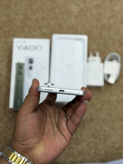 Vivo Y400 with box & Charger 8+8 256