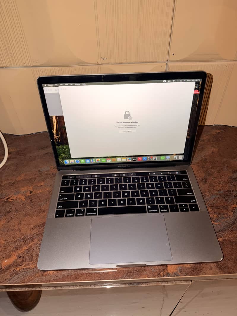 MacBook Pro 1