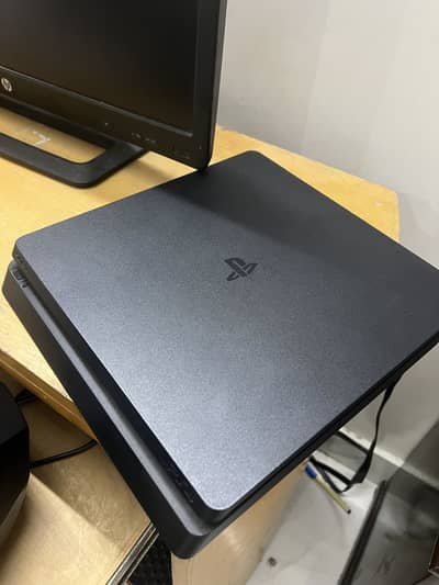 Ps4 slim 10/10 condition 1tb jailbreak