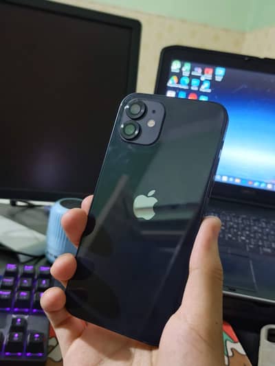 Apple Iphone 12 with boxx