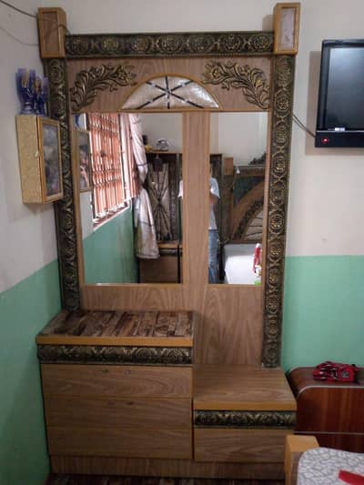 King size bed with dressing and side tables