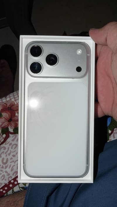 iPhone 17 Pro Max 256GB – Box Opened, Unused, 10/10 Condition