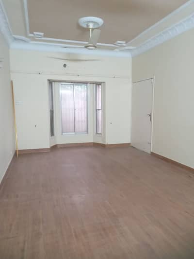 Flat Rent 2 bed lounch Lift Parking Line Water No Loaddsadding