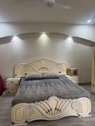 Bed Set for Sale - Good Condition in a Reasonable price