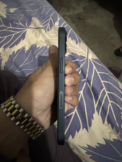 Apple iPhone 13 with box  jv