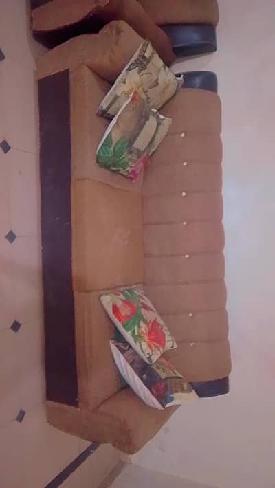 USED SOFA FIVE SEATER IN GOOD CONDITION
