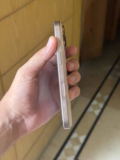 Apple iPhone 16 Pro