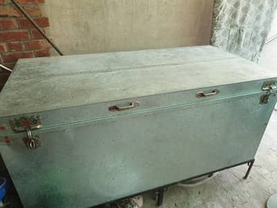 Peti 6x4 foot with stand