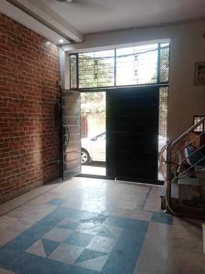 Separate House for rent in Hanif Park Canal Road Near Harbanspura