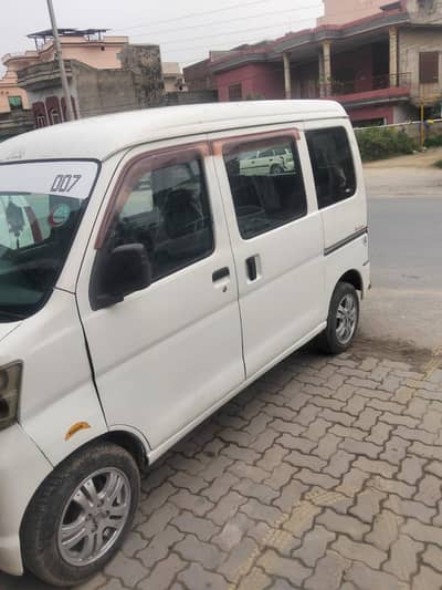 Daihatsu Hijet 7/12گھتیلو استعمال کے لیئے تھوڑے بجٹ کی اچھی گاڑی