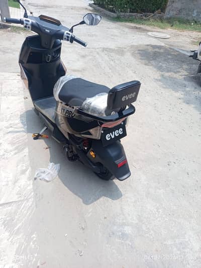Evee Scooty S1Pro