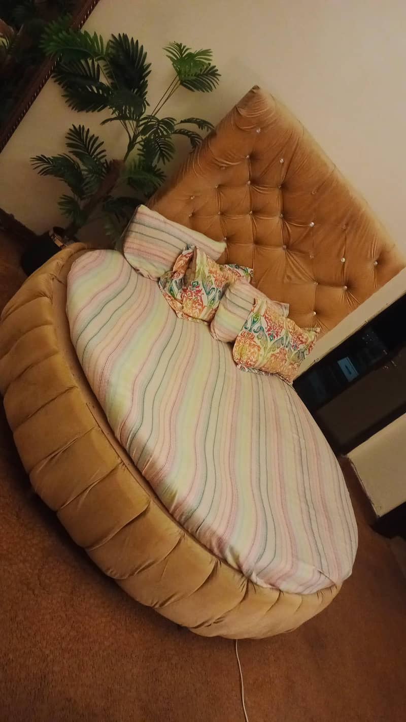 queen bed 0