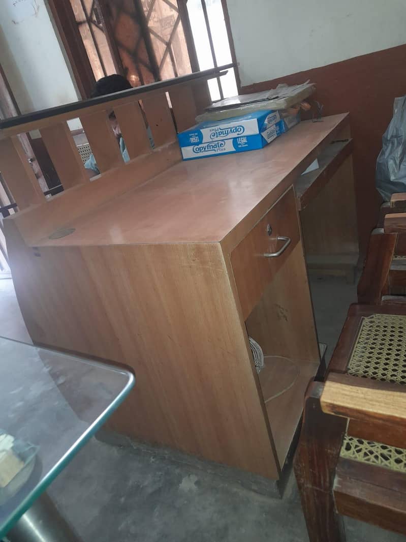 Office Table 0