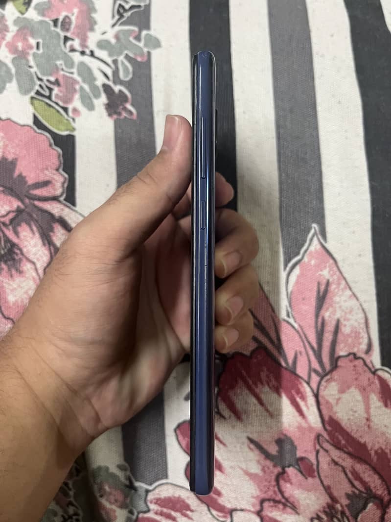 Xiaomi Redmi Note 9 5