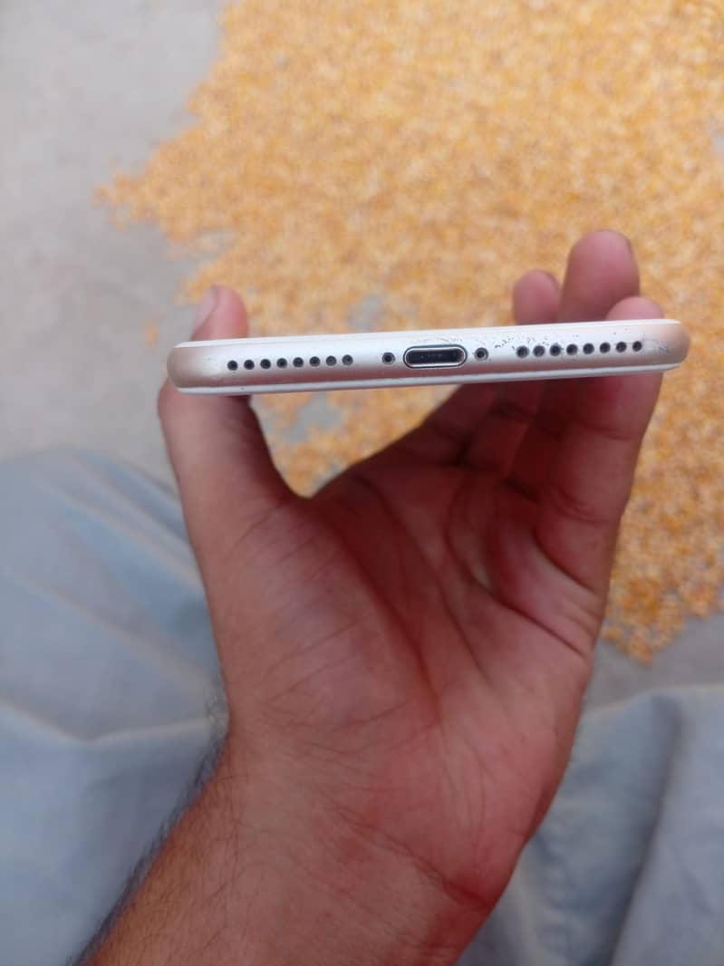 Apple iPhone 7 Plus 2