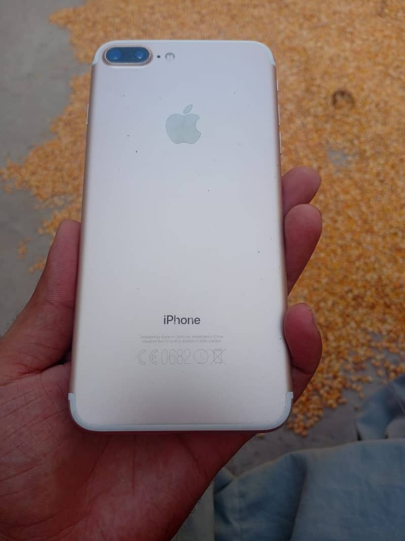 Apple iPhone 7 Plus 4