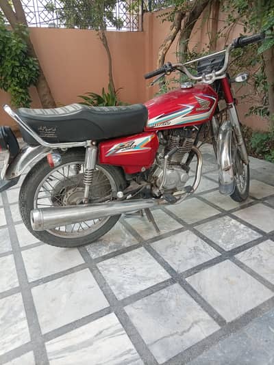 Honda 125 red colour euro model