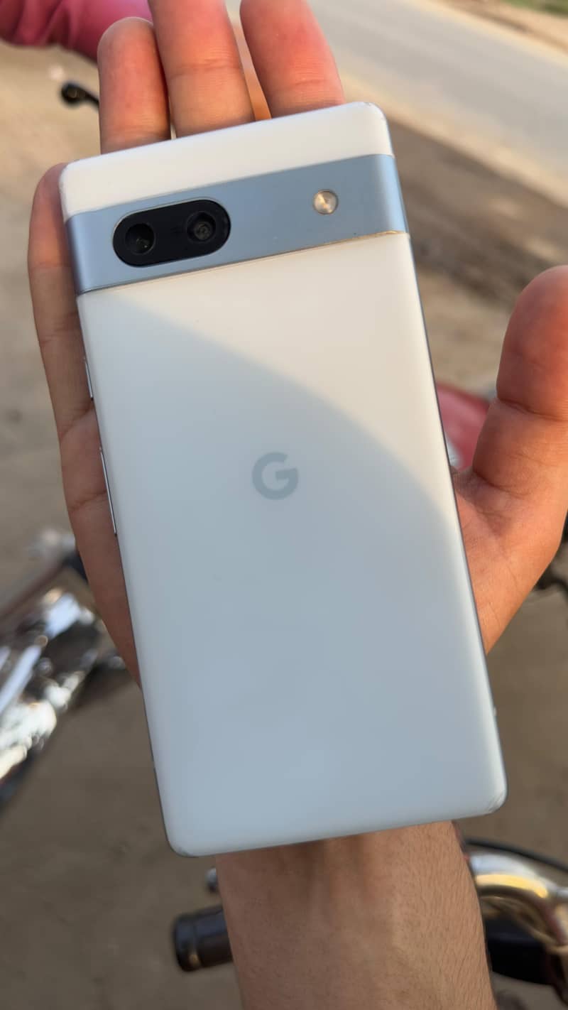 Google Pixel 7a 2