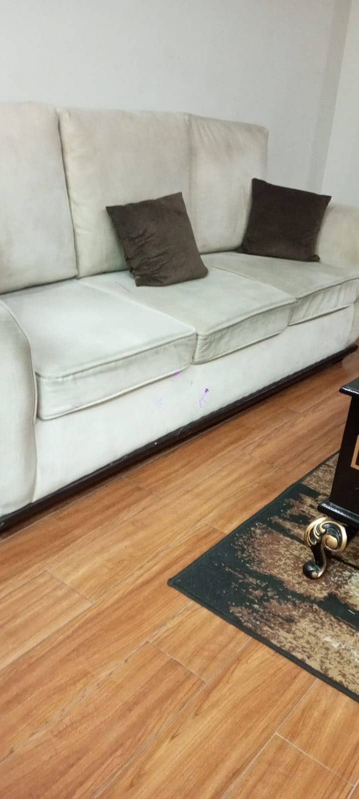 White sofa set 1