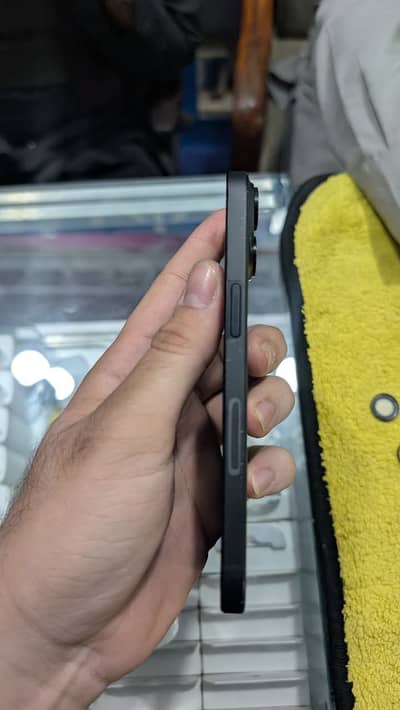 Apple iPhone 15