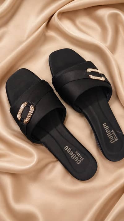 Brand New Black Sandal Size 37 - Daska
