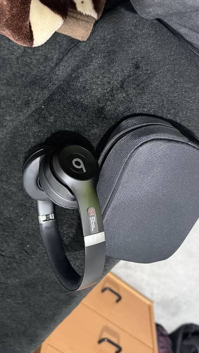 Beats headphones solo 4