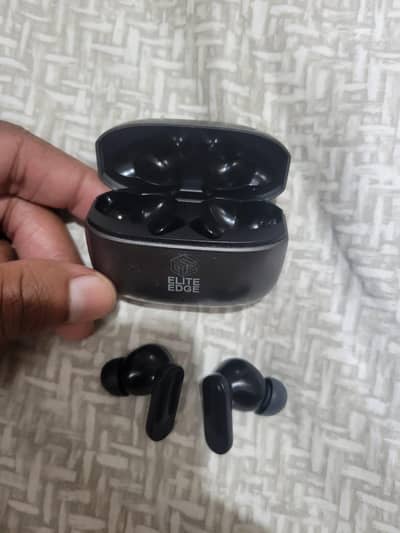 lot air buds