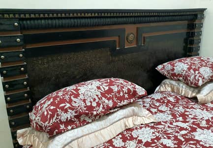double bed + side tables