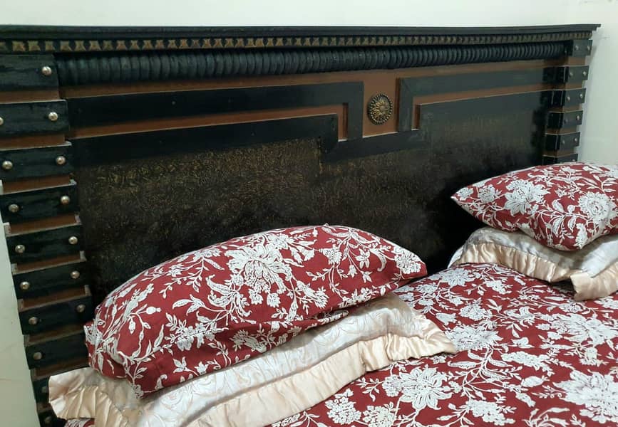 double bed + side tables 0