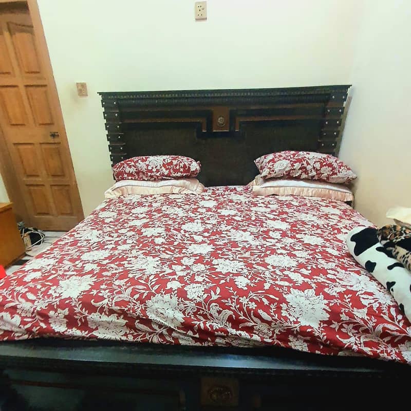 double bed + side tables 2