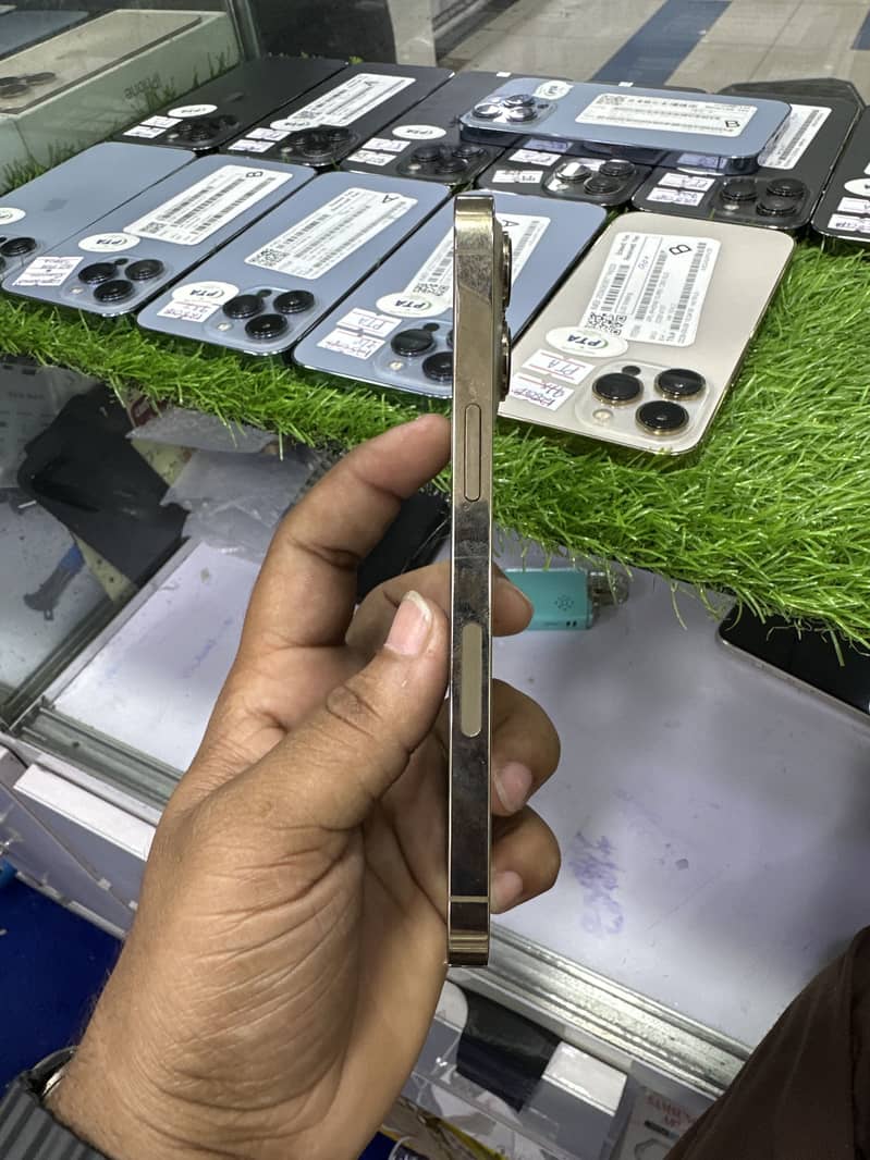 Apple iPhone 13 Pro 1