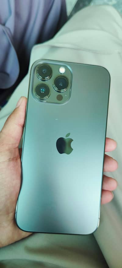 Apple iPhone 13 Pro Max. . JV. . battery health. . 86. .