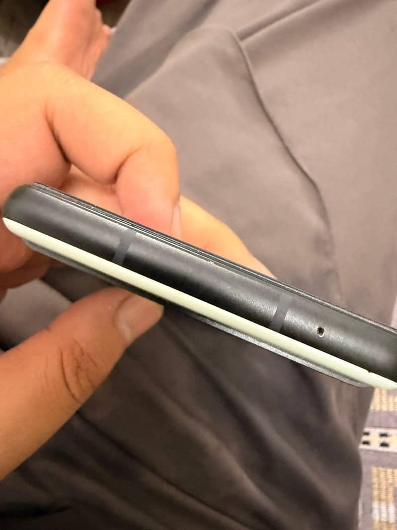 Google Pixel 6a 1