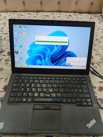 Lenovo thinkpad x270 i5 7th 8/256 flawless condition