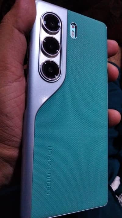 Tecno CAMON 40 Pro
