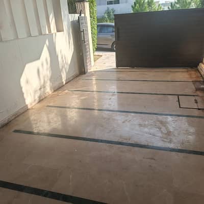 1 Kanal (1st Floor+Corner) Available for Rent in Dha-5, Ialamabad