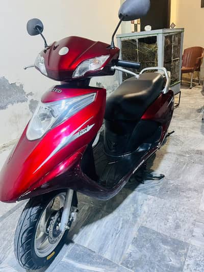 united 2020 self start automatic 100cc petrol scooty