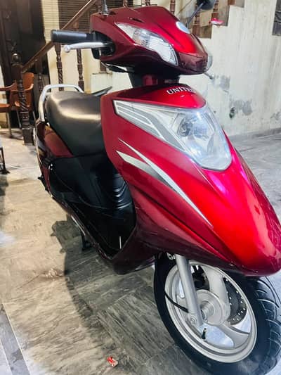 united 2020 self start automatic 100cc petrol scooty