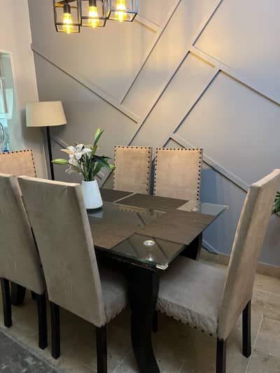 Dining table 6 chairs ( sofa style chairs)