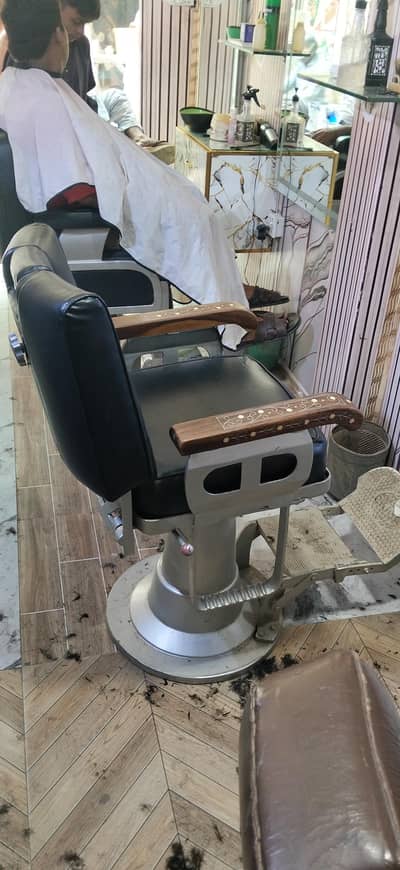 2 Salon chair