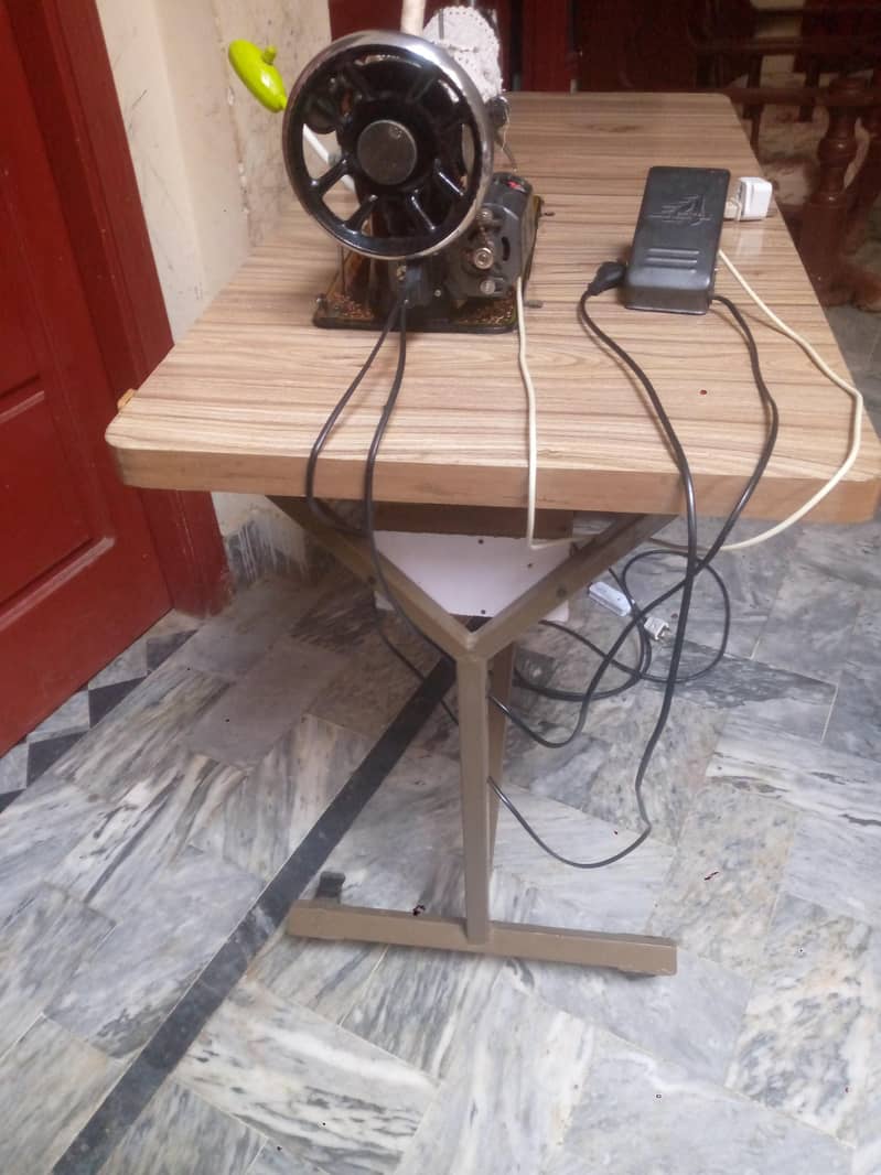 Sewing Machine Table/سلائی مشین کا ٹیبل 0
