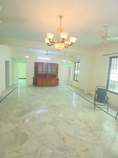 Well-Maintained Independent 4 Bed Portion For Rent In F-11