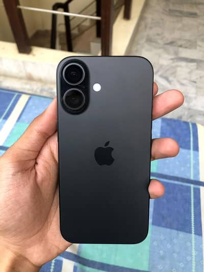 Apple iPhone 16