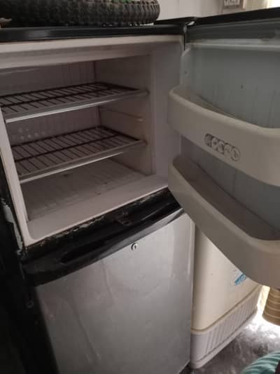 Fridge Medium In Good Condition
