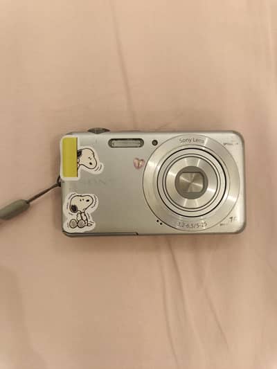 Sony cybershot W710 digital camera
