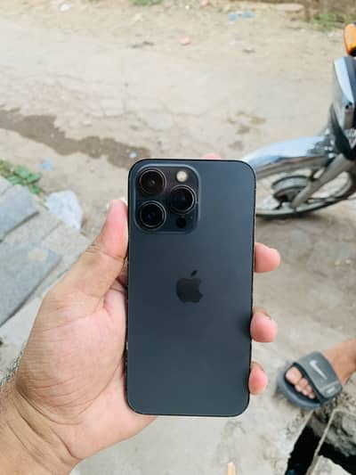 Iphone 13 pro black colour