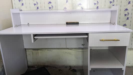 computer table